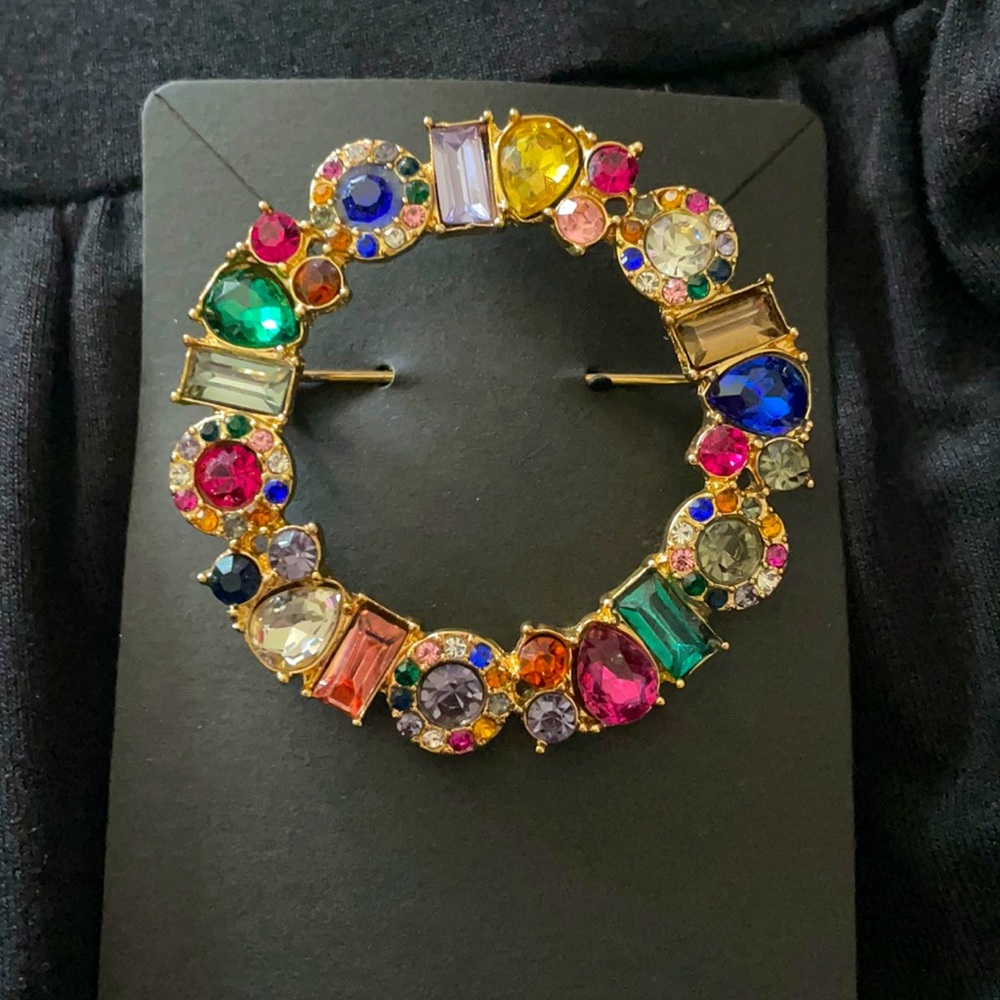 Jeweled Round Brooch